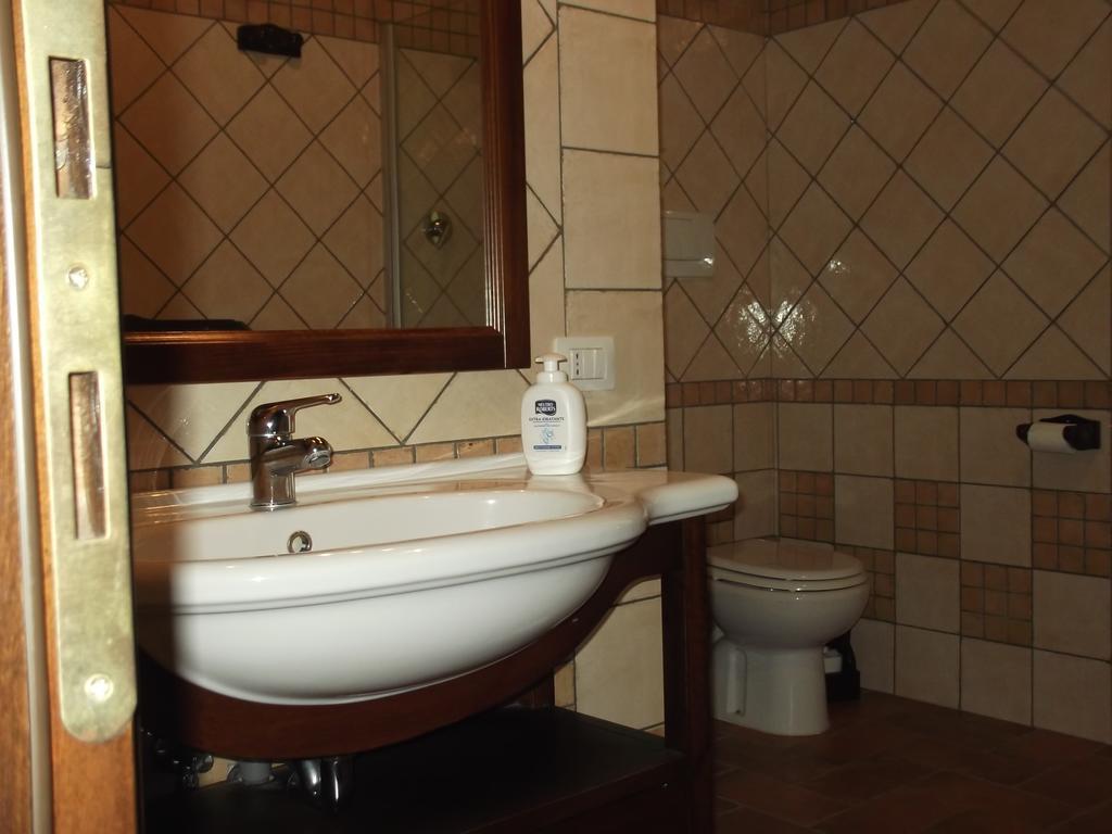 Il Laghetto Agriturismo Villa Manciano Bilik gambar